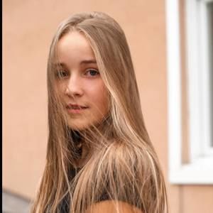 Meet your Posher, Danaelle